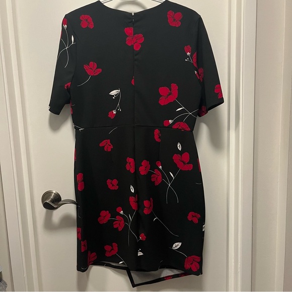 Suzy Shier Black and Red floral dress size L - Picture 3 of 6